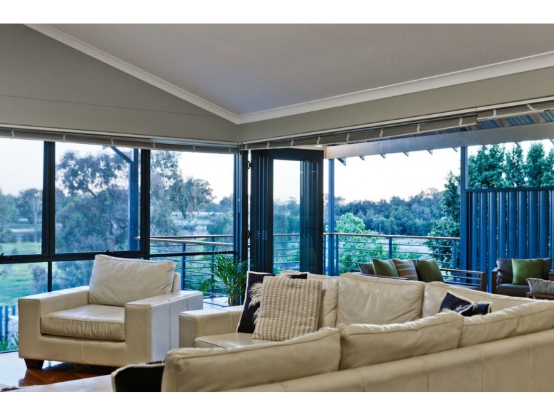 2/42 Wright Crescent, Bayswater WA 6053