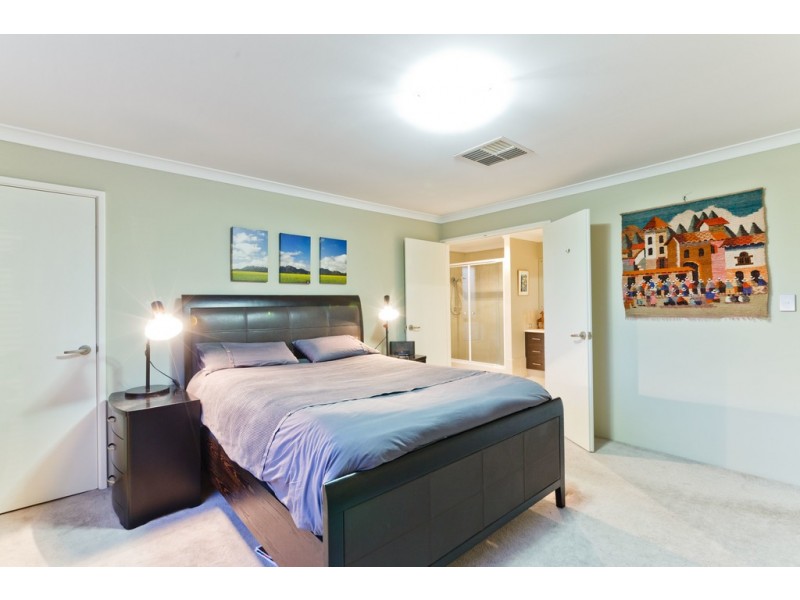 2/42 Wright Crescent, Bayswater WA 6053