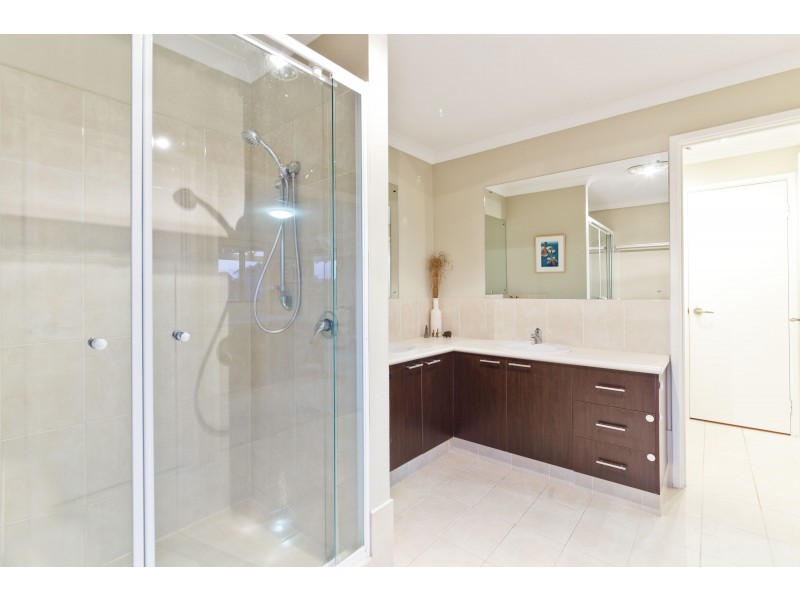 2/42 Wright Crescent, Bayswater WA 6053