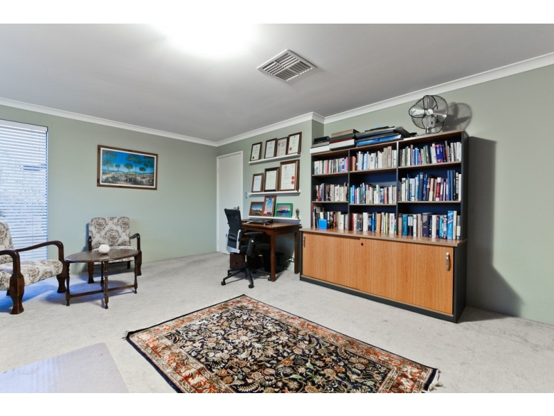 2/42 Wright Crescent, Bayswater WA 6053