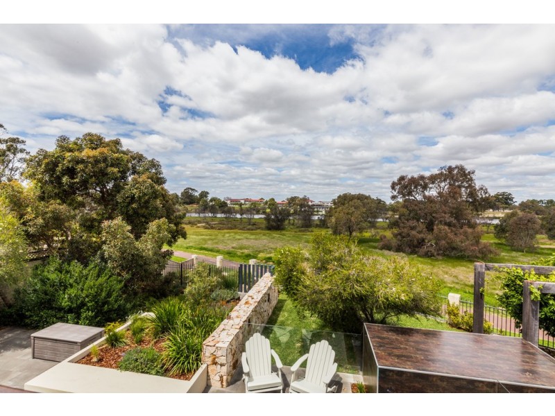 2/42 Wright Crescent, Bayswater WA 6053