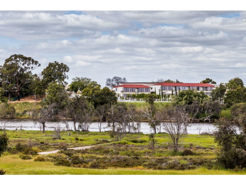 2/42 Wright Crescent, Bayswater WA 6053