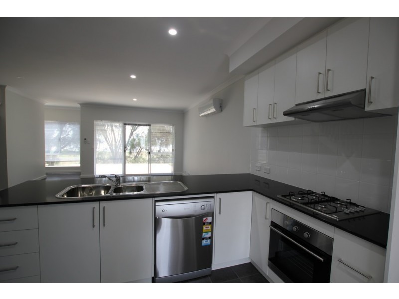 U31, 15 KARDAN LOOP, Falcon WA 6210