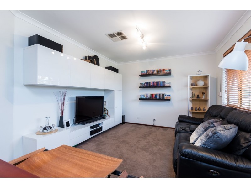 12 Karreen Way, South Guildford WA 6055