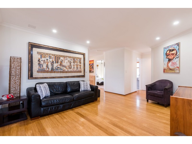 12 Karreen Way, South Guildford WA 6055