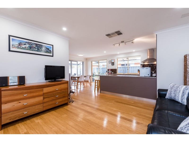 12 Karreen Way, South Guildford WA 6055