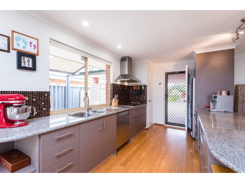 12 Karreen Way, South Guildford WA 6055