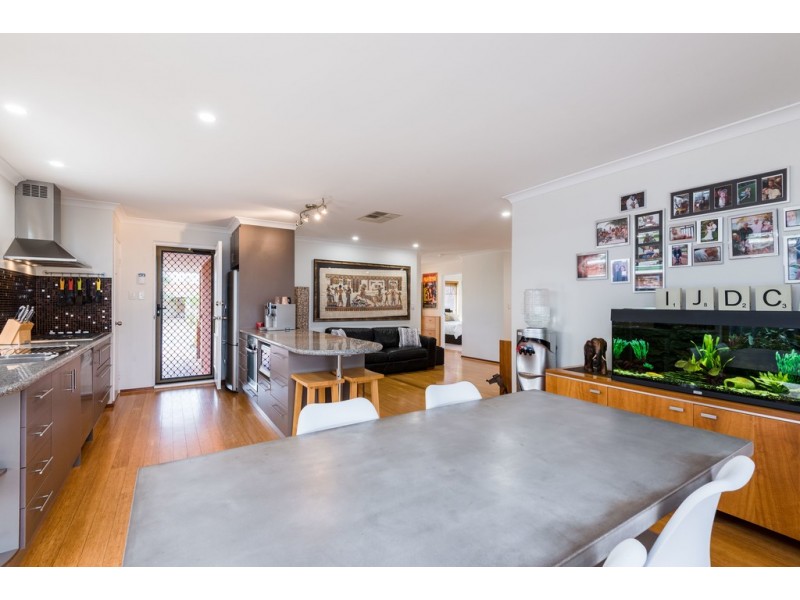 12 Karreen Way, South Guildford WA 6055