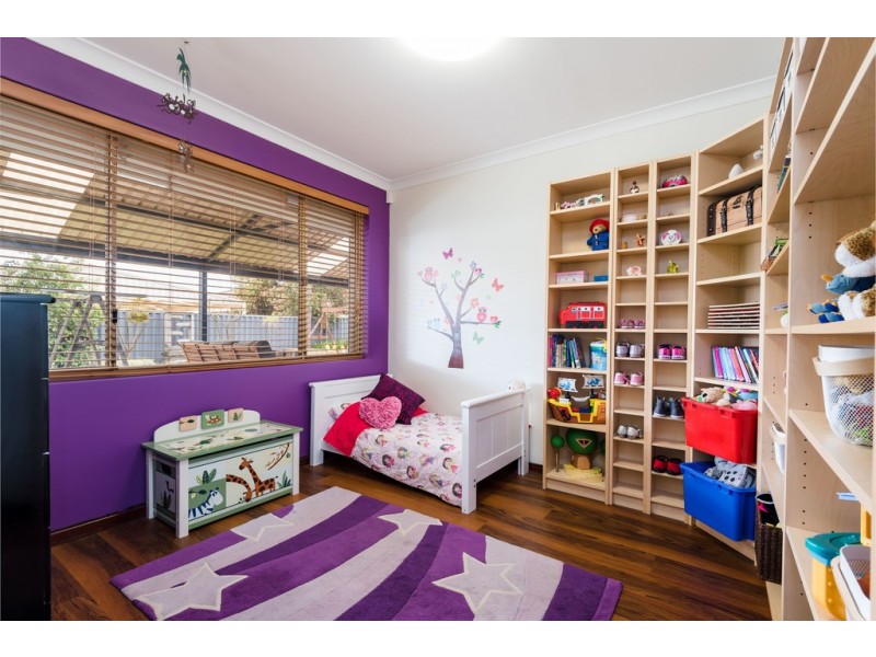 12 Karreen Way, South Guildford WA 6055