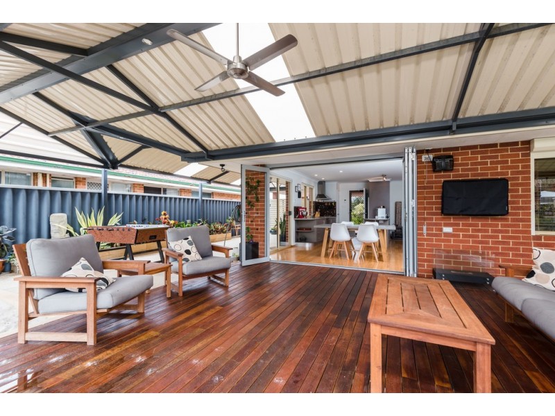 12 Karreen Way, South Guildford WA 6055