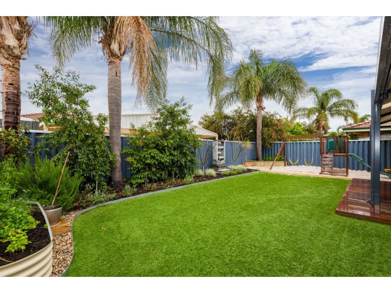 12 Karreen Way, South Guildford WA 6055