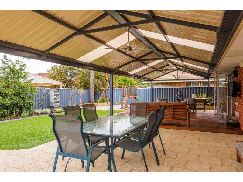 12 Karreen Way, South Guildford WA 6055