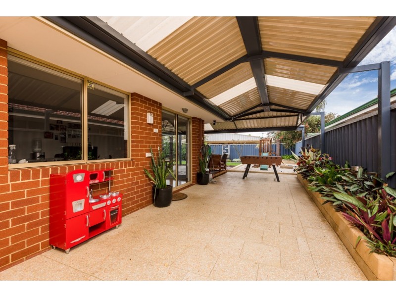 12 Karreen Way, South Guildford WA 6055