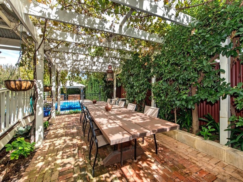 11 Turton Street, Guildford WA 6055