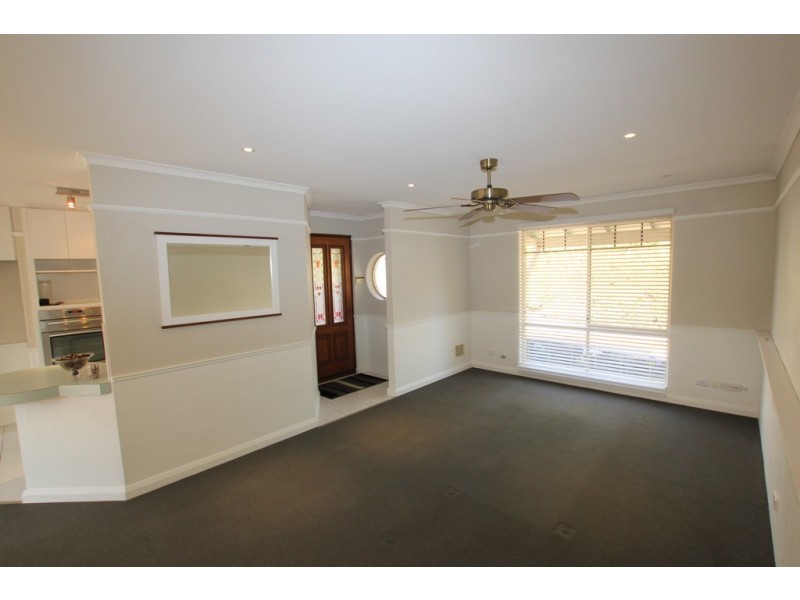 3/3 Knight Avenue, Yokine WA 6060