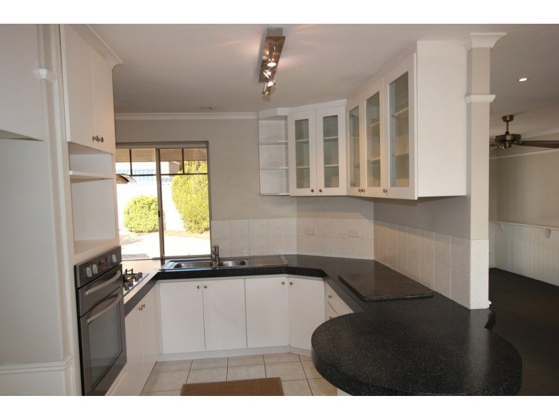 3/3 Knight Avenue, Yokine WA 6060