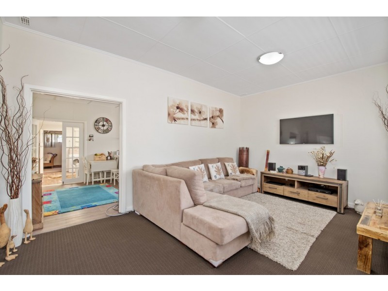 11 Hubert Street, Guildford WA 6055