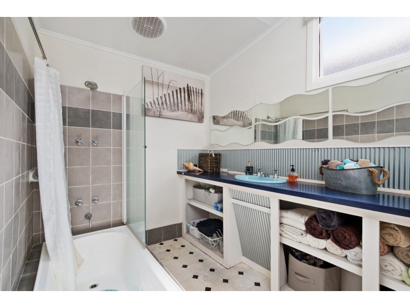 11 Hubert Street, Guildford WA 6055