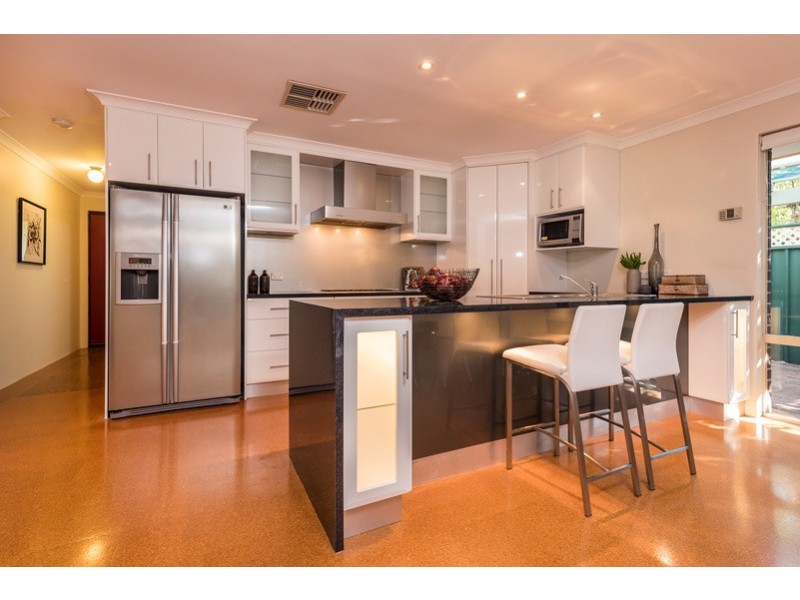 17 Janeville Place, South Guildford WA 6055