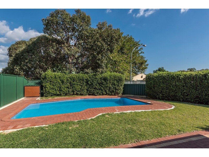 17 Janeville Place, South Guildford WA 6055