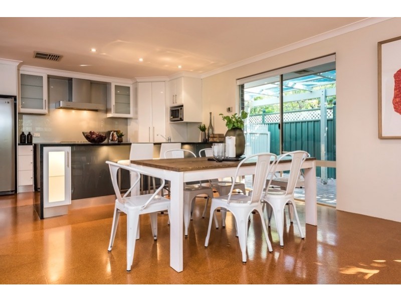 17 Janeville Place, South Guildford WA 6055