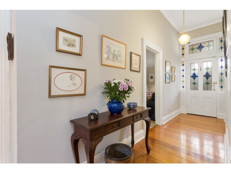 2 Sweeting Street, Guildford WA 6055