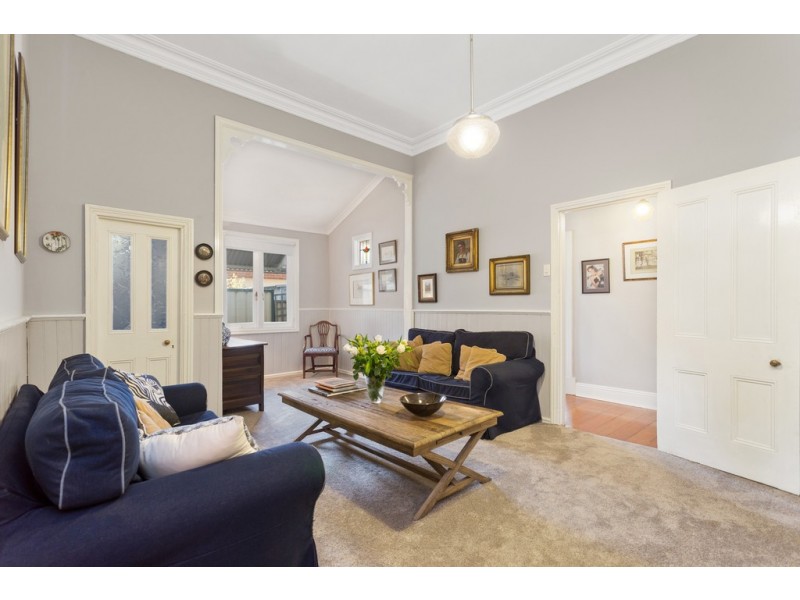 2 Sweeting Street, Guildford WA 6055