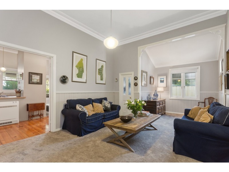 2 Sweeting Street, Guildford WA 6055