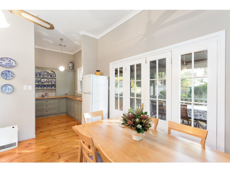 2 Sweeting Street, Guildford WA 6055