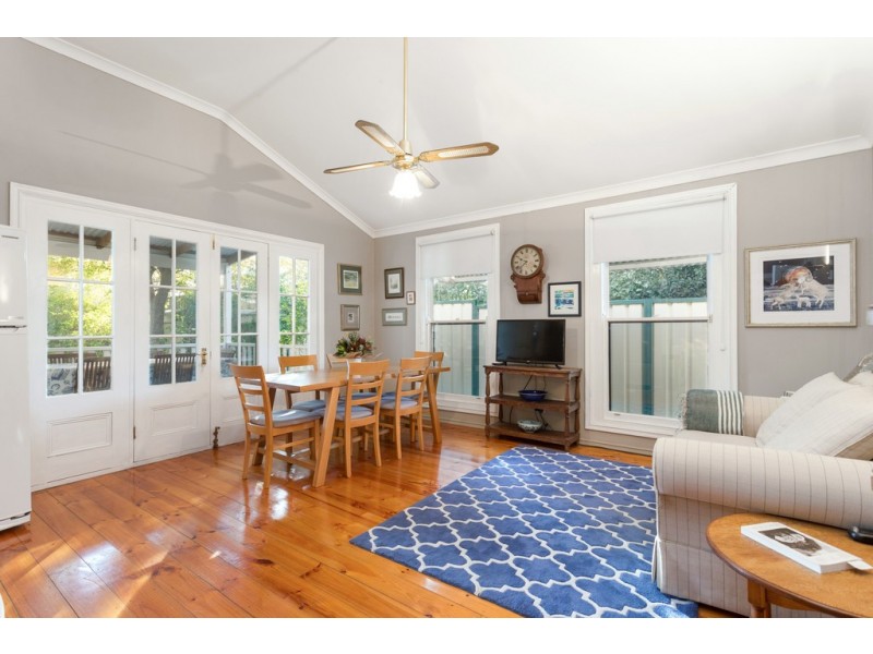 2 Sweeting Street, Guildford WA 6055