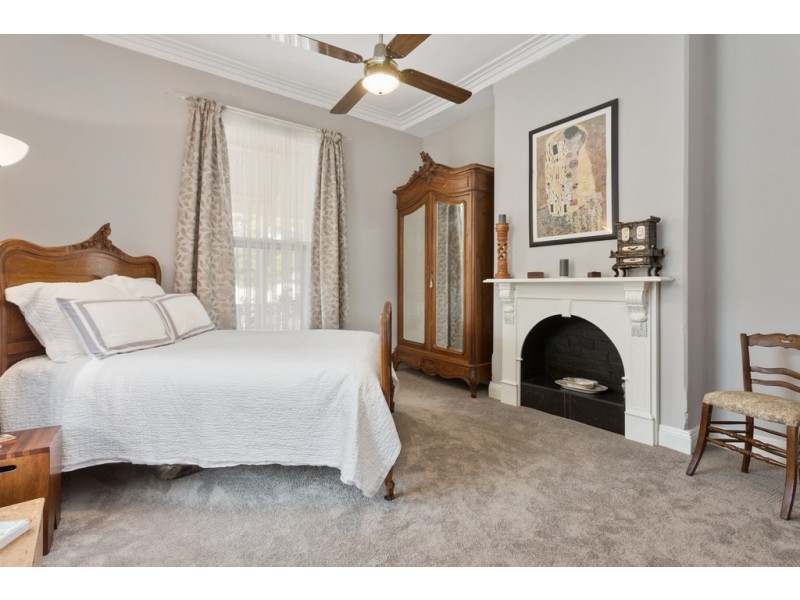 2 Sweeting Street, Guildford WA 6055