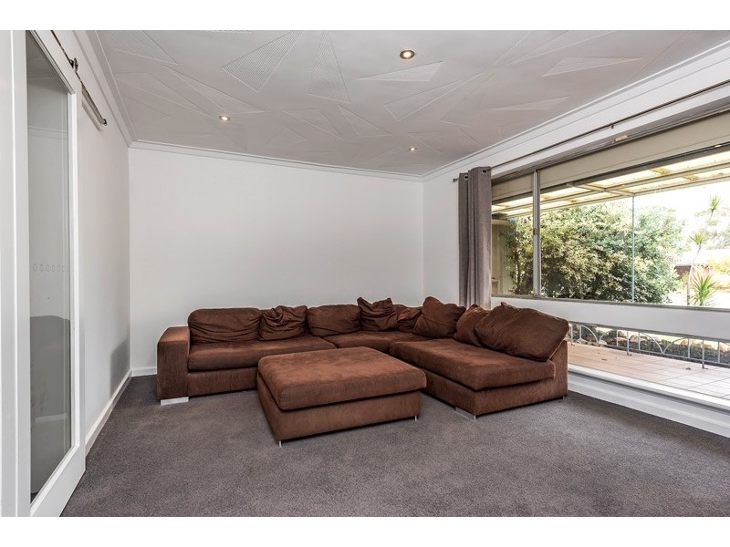 33 Babington Crescent, Bayswater WA 6053