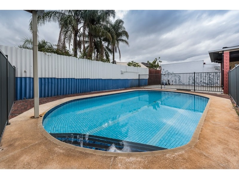 33 Babington Crescent, Bayswater WA 6053