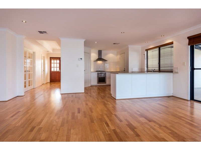 14 Devereux Crescent, Aveley WA 6069