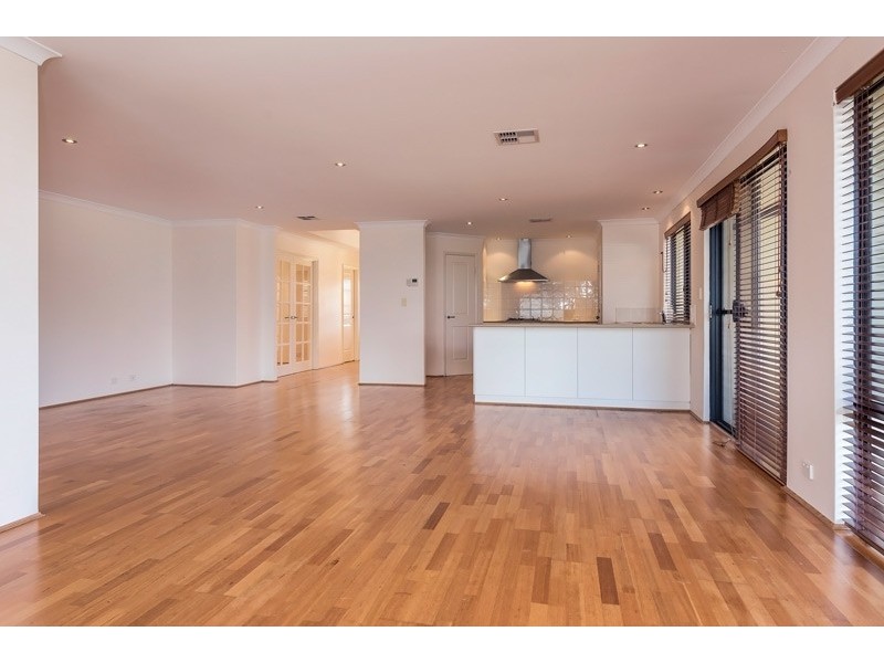 14 Devereux Crescent, Aveley WA 6069