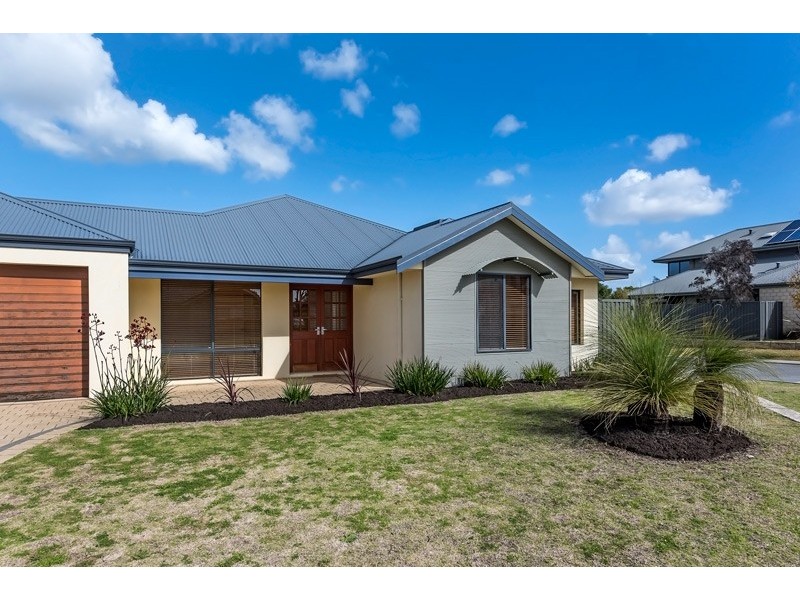 14 Devereux Crescent, Aveley WA 6069