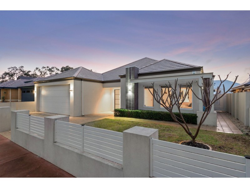 5 Pexton Drive, South Guildford WA 6055