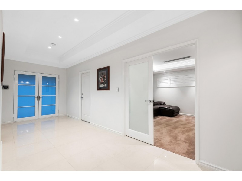 5 Pexton Drive, South Guildford WA 6055