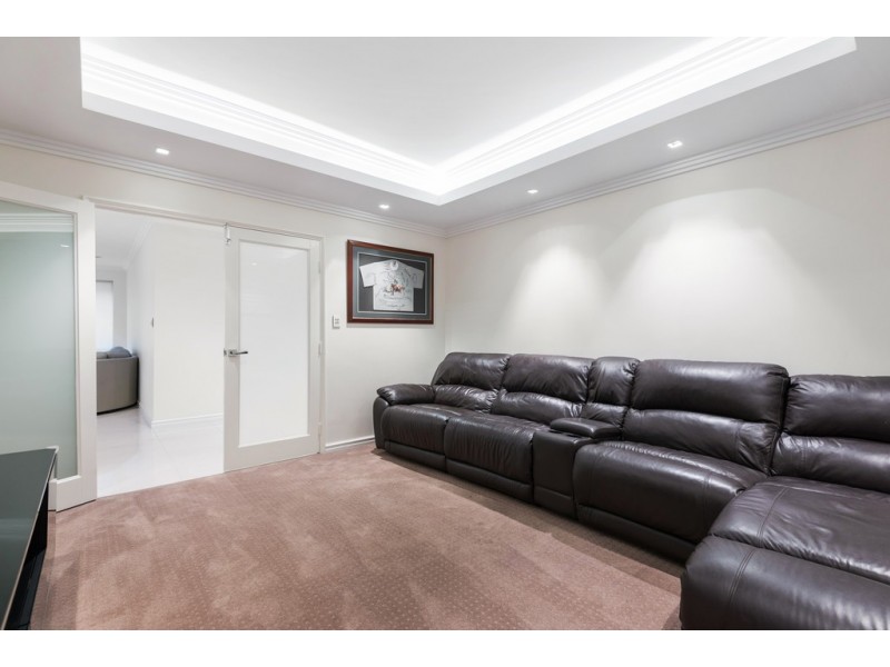 5 Pexton Drive, South Guildford WA 6055