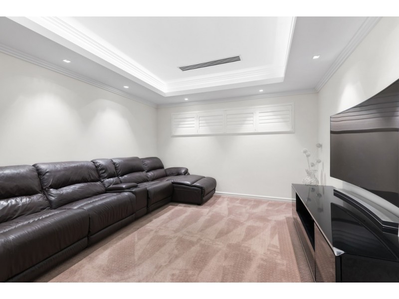 5 Pexton Drive, South Guildford WA 6055
