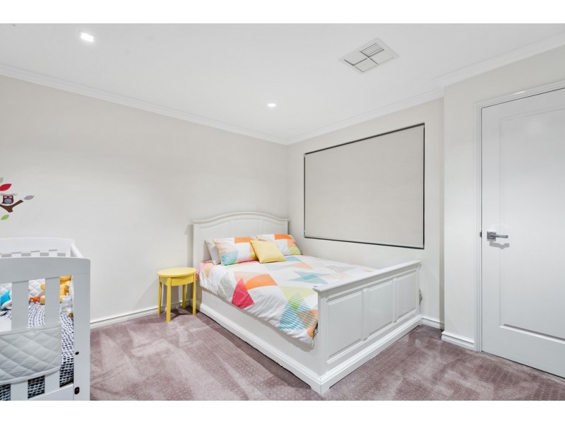 5 Pexton Drive, South Guildford WA 6055