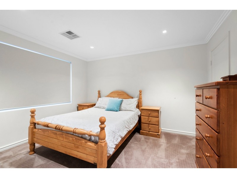 5 Pexton Drive, South Guildford WA 6055