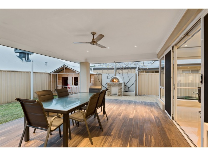 5 Pexton Drive, South Guildford WA 6055