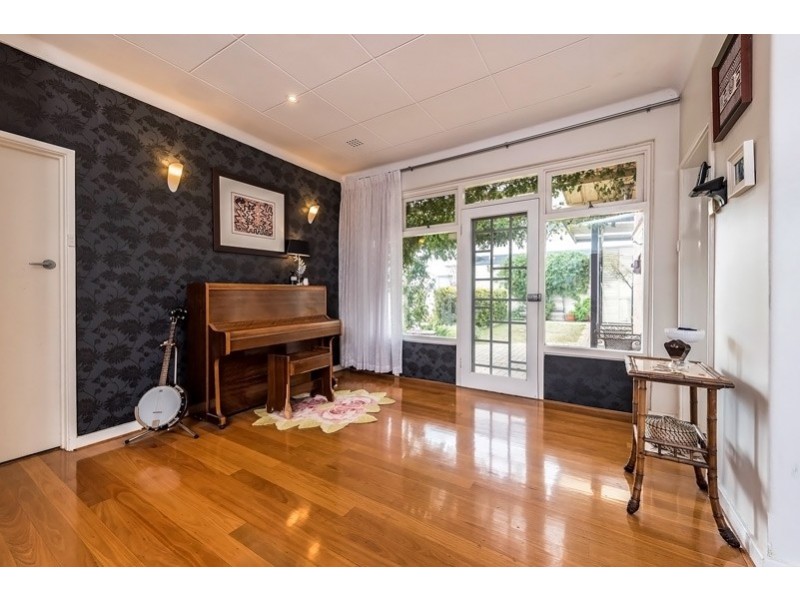 190 Railway Parade, Bayswater WA 6053