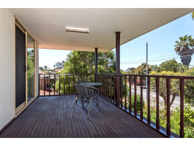 8 Langley Road, Bayswater WA 6053