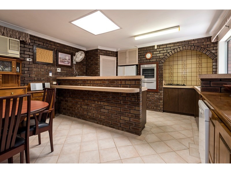 8 Langley Road, Bayswater WA 6053