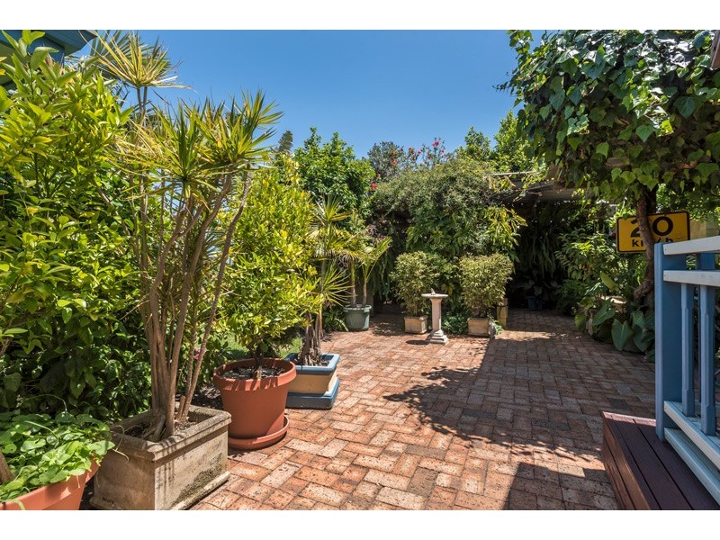 8 Langley Road, Bayswater WA 6053