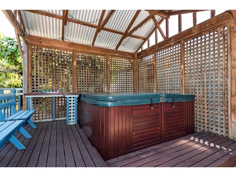 8 Langley Road, Bayswater WA 6053