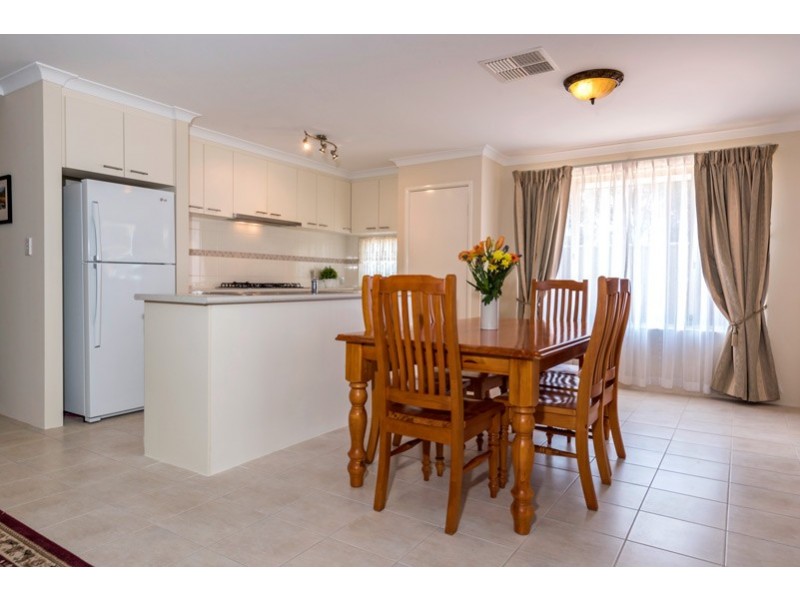 30 Astrolabe Way, Swan View WA 6056