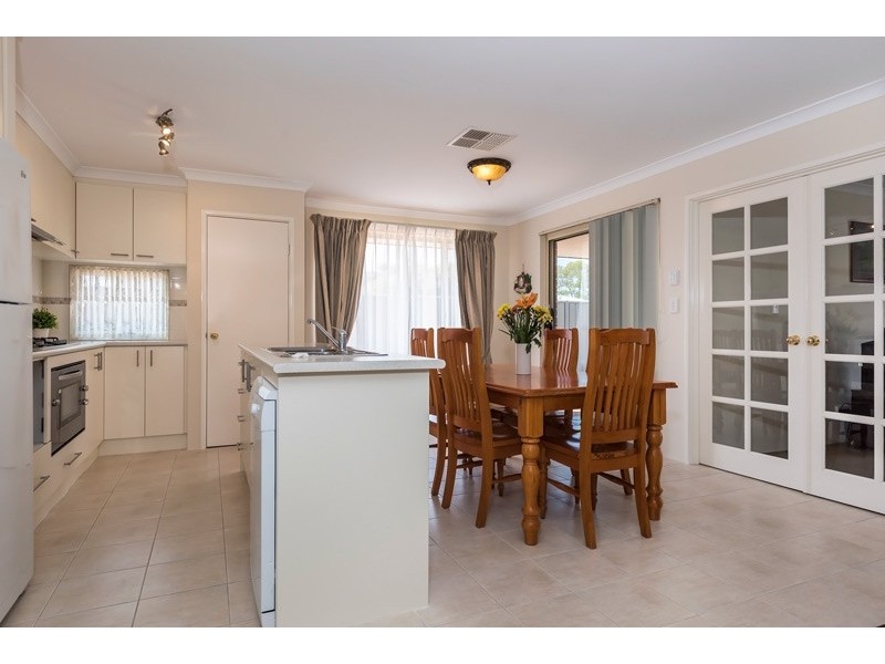 30 Astrolabe Way, Swan View WA 6056